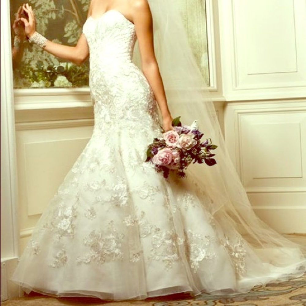 W Too Wedding Dress w/Optional Mantilla Veil